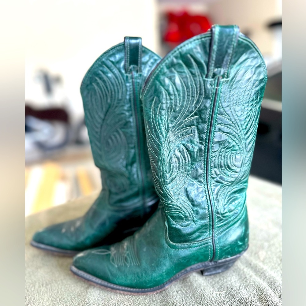 Code West - western inspired boots - emerald green - size 6.5